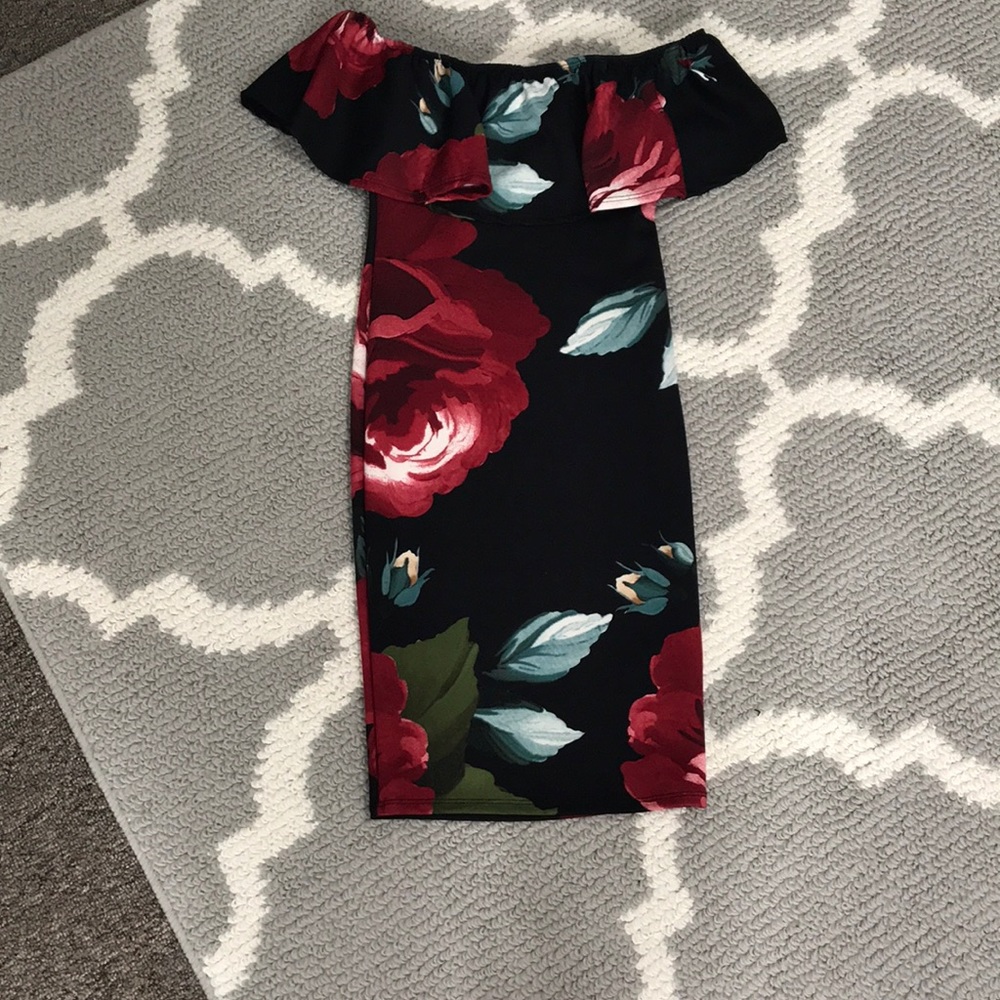 Off shoulder flower dress